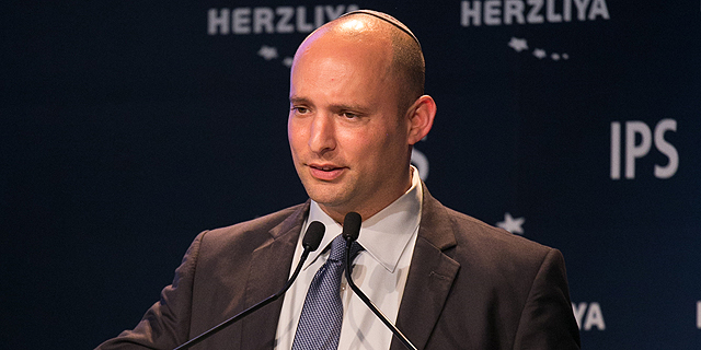 בנט הציג את התוכנית לצמצום מס' התלמידים בכיתה: "היום הסרדינים יוצאים מהקופסה"