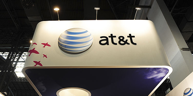 AT&T נקנסה ב-100 מיליון דולר על הטעיית לקוחות