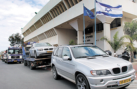 מכוניות שהוחרמו. עבריינים לא פוחדים מכלא, אבל נלחצים כשרוצים לקחת להם את העסק מכוניות שהוחרמו. עבריינים לא פוחדים מכלא, אבל נלחצים כשרוצים לקחת להם את העסק