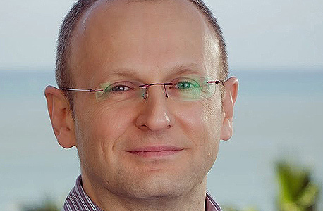 עמנואל בן זקן, מנכ"ל החברה עמנואל בן זקן, מנכ"ל החברה