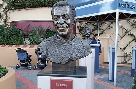פסל ביל קוסבי הוסר דיסני וורלד, צילום: Disney World