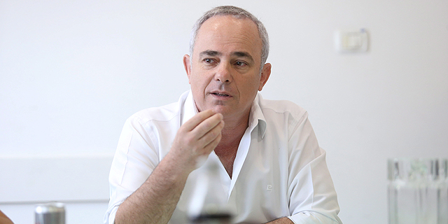 שטייניץ ינסה לשכנע חברות לחפש גז או נפט בישראל; אדיסון כבר הודיעה שתשתתף
