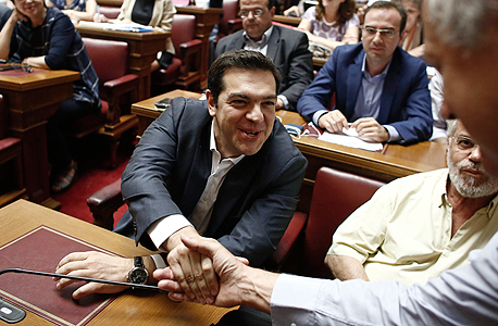 ראש ממשלת יוון אלכסיס ציפרס אמש בפרלמנט
