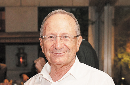 סמי סגול. "בהתחלה הוא קרא לי שכיר חרב" סמי סגול. "בהתחלה הוא קרא לי שכיר חרב"
