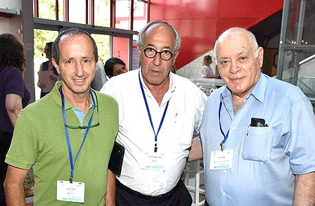 מימין עמוס ספיר, אבינעם ערמוני ואמתי קורן מימין עמוס ספיר, אבינעם ערמוני ואמתי קורן