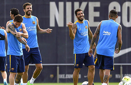אימון ברצלונה מסי פיקה סוארס ניימאר , צילום: איי אף פי