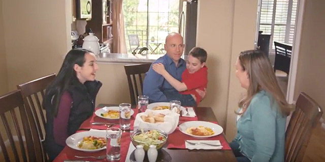בום וטראח: הסרטון המוזר ביותר שתראו אי פעם נגד הגרעין האיראני