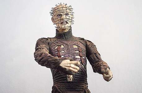 דמות מסרט האימה Hellraiser דמות מסרט האימה Hellraiser