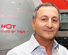 מנכ"ל הוט הרצל עוזר. יהיה קשה לגייס עובדים מנכ"ל הוט הרצל עוזר. יהיה קשה לגייס עובדים