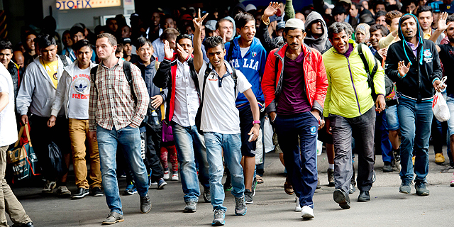 שוויץ הולכת בעקבות דנמרק: הפליטים יממנו חלק מהשהות במדינה