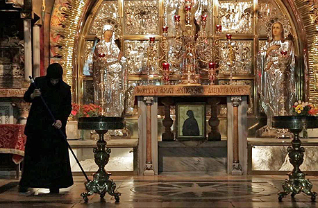 מתוך העבודה Clare שתוצג ב"הזכות לנקות". פרג: "אני עוסקת בתחזוקה יותר מבדת או בקדושה" מתוך העבודה Clare שתוצג ב"הזכות לנקות". פרג: "אני עוסקת בתחזוקה יותר מבדת או בקדושה"