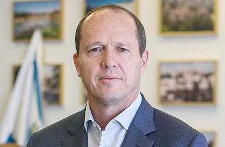 ניר ברקת. "אני מתנגדת לתפיסותיו, אבל הוא מסור לתפקיד ומשתדל" ניר ברקת. "אני מתנגדת לתפיסותיו, אבל הוא מסור לתפקיד ומשתדל"