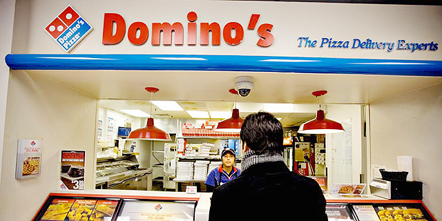 האתגר הלוהט של דומינו&#39;ס: תנסה למכור פיצה לאיטלקים