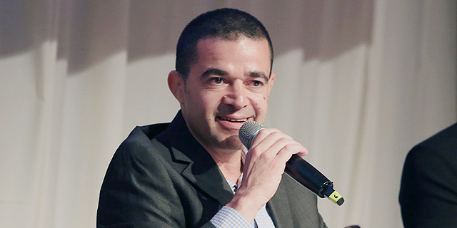 "נמשיך לפתוח את השוק לייבוא גם אם תעשיינים יצטרו לסגור קווי ייצור"