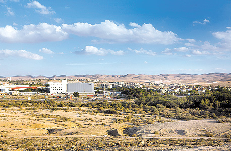 ירוחם, מבט מרחוק. עיר הבה"דים מתדלקת ספקולציות ירוחם, מבט מרחוק. עיר הבה"דים מתדלקת ספקולציות