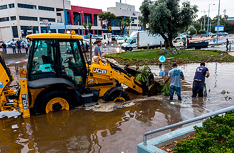 הגשם גרם להצפות בנתניה הגשם גרם להצפות בנתניה