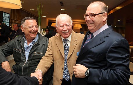מימין: איתן ורטהיימר, מוזי ורטהיים ומיכאל שטראוס מימין: איתן ורטהיימר, מוזי ורטהיים ומיכאל שטראוס
