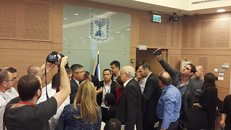 ראשי רשויות מתפרצים לוועדה ראשי רשויות מתפרצים לוועדה