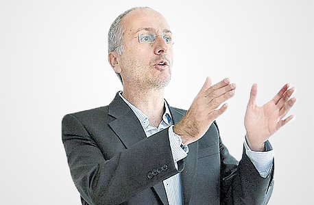 פרופ' ניקוס קרטקוליס. "עסקנים רבים לא רוצים להוציא לפועל אסטרטגיה בגלל שהם מפחדים משינוי. זה אומר שהם עשויים לאבד כוח. כשאתה מאמץ אסטרטגיה, יש לך אחריות למתן דין וחשבון ציבורי, אתה צריך להיות שקוף ולהצדיק את ההחלטות שלך עם נתונים והוכחות. אנשים לא אוהבים את זה" פרופ' ניקוס קרטקוליס. "עסקנים רבים לא רוצים להוציא לפועל אסטרטגיה בגלל שהם מפחדים משינוי. זה אומר שהם עשויים לאבד כוח. כשאתה מאמץ אסטרטגיה, יש לך אחריות למתן דין וחשבון ציבורי, אתה צריך להיות שקוף ולהצדיק את ההחלטות שלך עם נתונים והוכחות. אנשים לא אוהבים את זה"