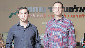 רן שחם (מימין) עם הסטודנט דרור זליכה רן שחם (מימין) עם הסטודנט דרור זליכה