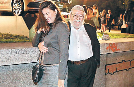 סידון וטויה, בת זוגו המגוירת, בתמונת הפפראצי מספטמבר סידון וטויה, בת זוגו המגוירת, בתמונת הפפראצי מספטמבר