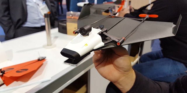 Smartphone-Controlled Paper Planes Company Scores Big on Kickstarter