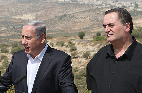 ישראל כץ שר תחבורה ו בנימין נתניהו ראש ממשלה, צילום: אלכס קולומויסקי