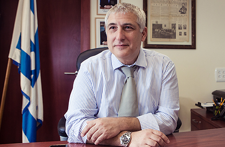 אשל ארמוני. "תוכנית מחיר למשתכן מורידה את מחירי הדיור מפני שהיא יוצרת תחרות בין הקבלנים" אשל ארמוני. "תוכנית מחיר למשתכן מורידה את מחירי הדיור מפני שהיא יוצרת תחרות בין הקבלנים"
