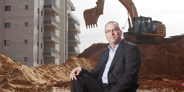 "מי שיושב על הגדר רואה איך הדירה מתרחקת בכל חודש"