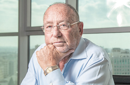 צלרמאייר. העדיף לא להיות סקנד בסט אחרי רוזובסקי ועבר לפישר בכר צלרמאייר. העדיף לא להיות סקנד בסט אחרי רוזובסקי ועבר לפישר בכר