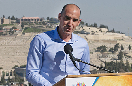 קורנפיין על נוף ירושלימי. "כל גרם של שיווק חיובי הוא משמעותי. בלוגר שיש לו 2 מיליון עוקבים שכותב על ירושלים בהקשר ספורטיבי, זה מסייע מאוד לירושלים ולישראל" קורנפיין על נוף ירושלימי. "כל גרם של שיווק חיובי הוא משמעותי. בלוגר שיש לו 2 מיליון עוקבים שכותב על ירושלים בהקשר ספורטיבי, זה מסייע מאוד לירושלים ולישראל"
