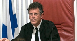 שופט בית המשפט העליון יצחק עמית. הורה למדינה להשיב לעתירה שופט בית המשפט העליון יצחק עמית. הורה למדינה להשיב לעתירה