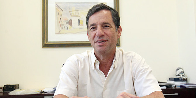 לאחר שני כישלונות: הצעת רכש שלישית בהוצאת כתר