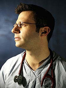 מועלם. "כדי שהמין האנושי יוכל לשרוד ולהתפתח, פרטים בו צריכים לפעמים לסבול ממחלות, וחייבים תמיד למות. אנחנו מתוכנתים לזה" מועלם. "כדי שהמין האנושי יוכל לשרוד ולהתפתח, פרטים בו צריכים לפעמים לסבול ממחלות, וחייבים תמיד למות. אנחנו מתוכנתים לזה"