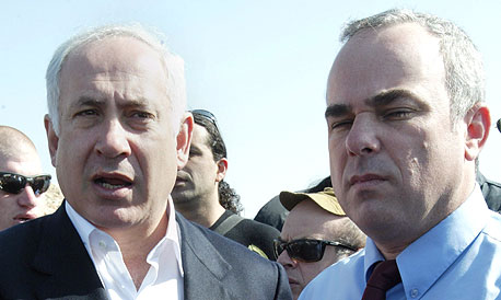 הממשלה אישרה את תקציב המדינה לשנים 2009-2010; רק שרי ש"ס התנגדו