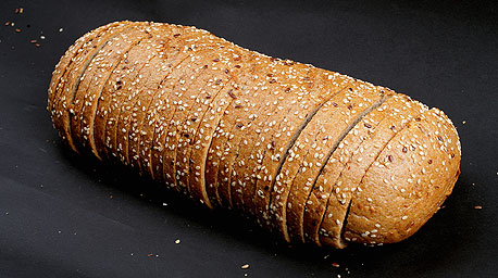 שתי בקשות לתביעות ייצוגיות בהיקף 500 מיליון שקל הוגשו נגד קרטל הלחם