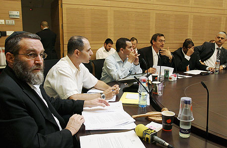 גפני: "אעלה את חוק הגמ"חים רק אחרי שיאושר חוק בנק ישראל"