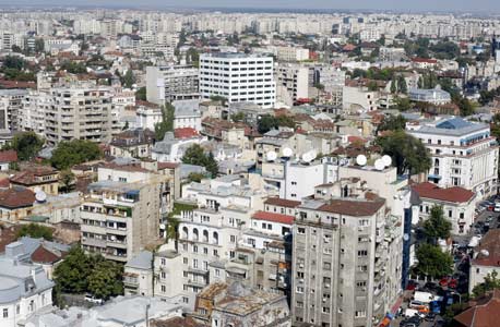 בוקרשט, רומניה. הרשויות מתעקשות להביאם למעצר, זאת על אף שנדחו בוקרשט, רומניה. הרשויות מתעקשות להביאם למעצר, זאת על אף שנדחו