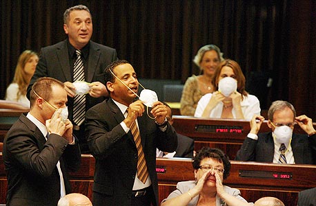 השבוע: סותמים את האף