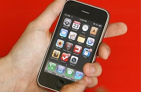 אייפון 3G עם Cydia אייפון 3G עם Cydia