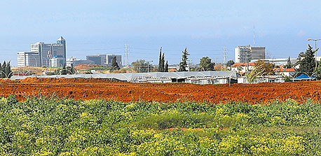 המבקר: "המדינה לא יודעת מה קורה לנחלות פנויות במושבים"