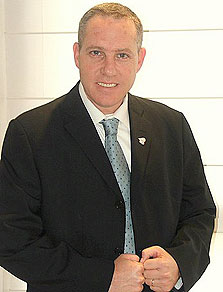 בני קרת: "ההשקעה המסיבית של עיריית תל אביב־יפו בתשתיות, לצד שדרוג נמל יפו, מסמלים את עלייתו וצמיחתו של האזור כאזור ביקוש" בני קרת: "ההשקעה המסיבית של עיריית תל אביב־יפו בתשתיות, לצד שדרוג נמל יפו, מסמלים את עלייתו וצמיחתו של האזור כאזור ביקוש"