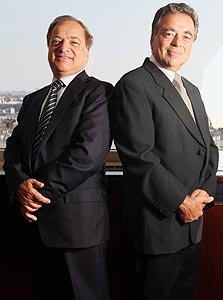 משמאל משה ויגאל משמאל משה ויגאל