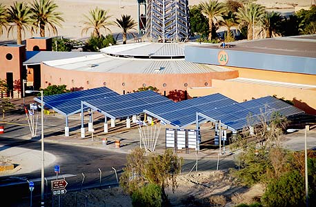 פאנלים סולאריים בחניון יטבתה פאנלים סולאריים בחניון יטבתה