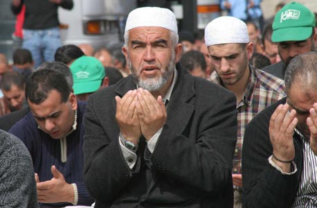 בעקבות המהומות בירושלים: המשטרה עצרה את השייח ראאד סאלח