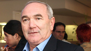 ברטפלד. "ספונסרשיפ צריך לקדם את החברה ולא בטוח שנתינת חסות לכדורגל הישראלי תקדם את דלק" ברטפלד. "ספונסרשיפ צריך לקדם את החברה ולא בטוח שנתינת חסות לכדורגל הישראלי תקדם את דלק"