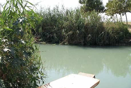 עין נזם, בסמוך לשדה אליהו בבקעת הירדן עין נזם, בסמוך לשדה אליהו בבקעת הירדן