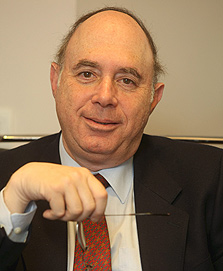 עו"ד רובין. נמנע מלחשוף את לקוחותיו עו"ד רובין. נמנע מלחשוף את לקוחותיו