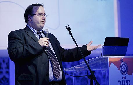 אופטימיות קוסמית: הערכת שווי למיטב צופה זינוק בהכנסות