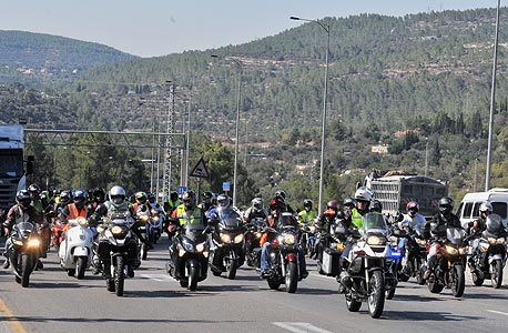 בשורה לרוכבים: פטור מתיאוריה לרישיון דו גלגלי לבעלי רישיון למכונית